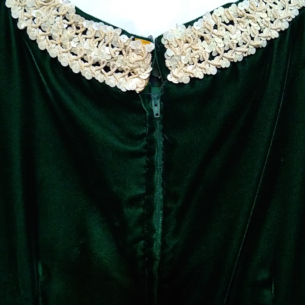 Emerald green long velvet dress, gown. Vintage, handmade Collar With Bling Lace - Picture 13 of 15